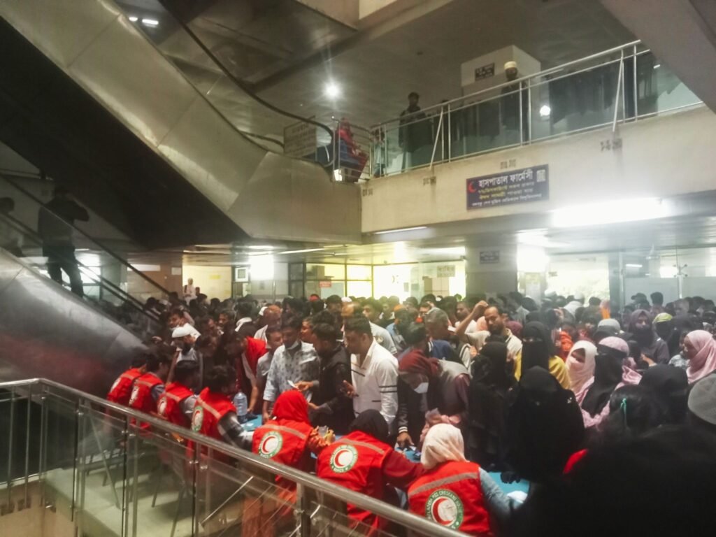 Outdoor BMU Patient - উপচে পড়া রোগীদের উপস্থিতি